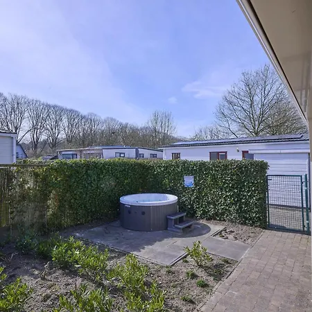 בית נופש T Kaatsheuveltje 7